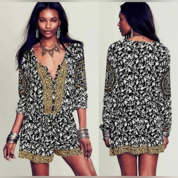 Free People Dresses & Skirts - Free People Long Sleeve Romper Size M